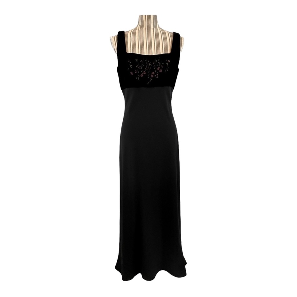 Vintage black embroidered velvet top long flowy sleeveless dress Anne Stanley